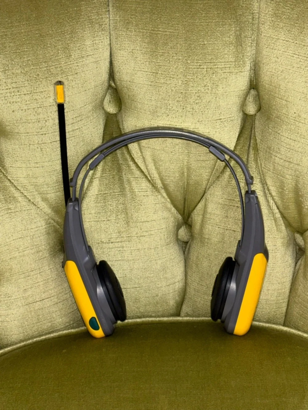 Sony SRF-HM55 Sports Walkman AM/FM Stereo Headphone Radio Vintage Tech PLL Synth